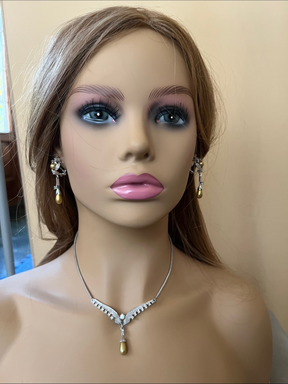 Vtg Elegant Gold Pearl Drop Necklace and Earring Set - Women Jewelry